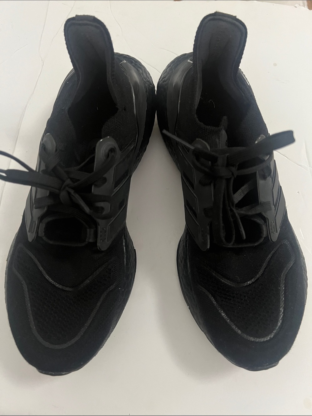 ADDIAS ULTRABOOST 22 TRIPPLE BLACK SNEAKERS SIZE 7 1/2